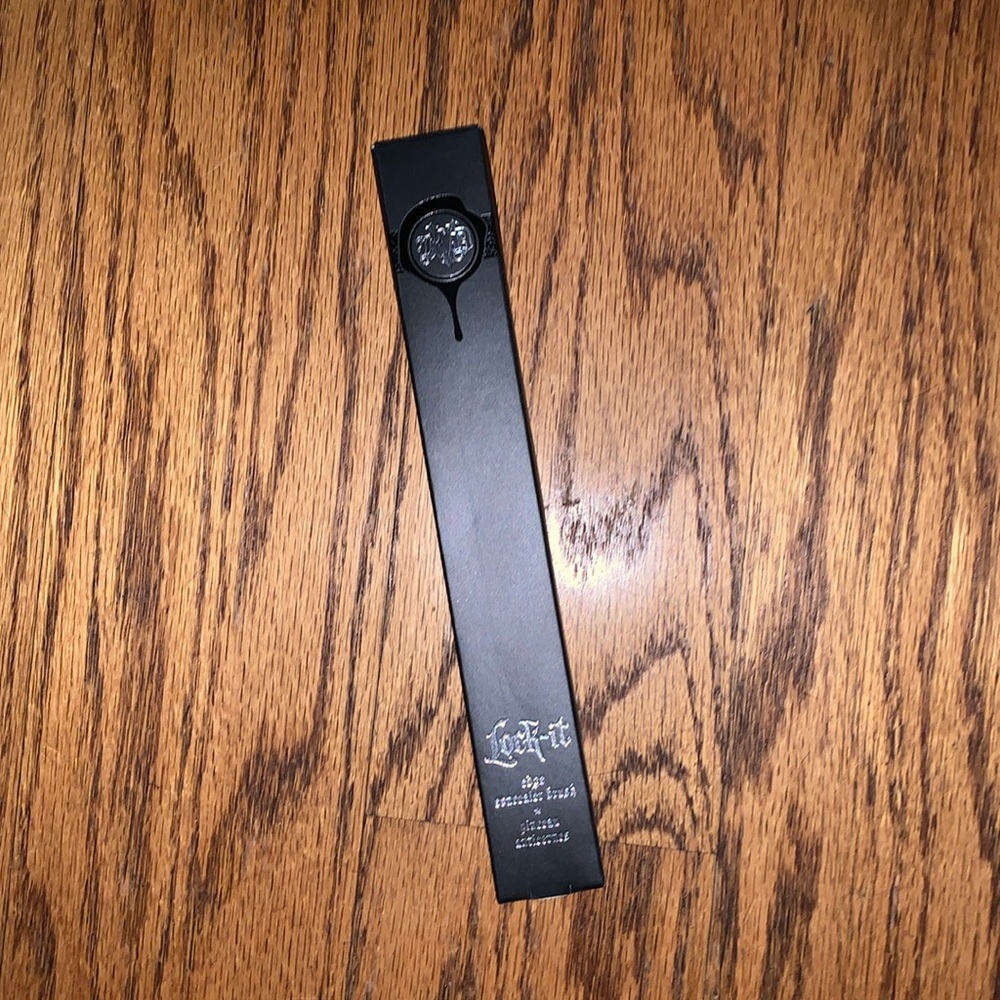 NWT Kat Von D Lock It edge concealer brush #40